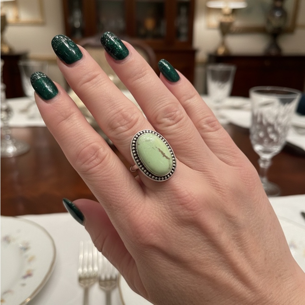 Elegant sterling Silver and genuine Green chrysophrase Stone Ring - Picture 6 of 6